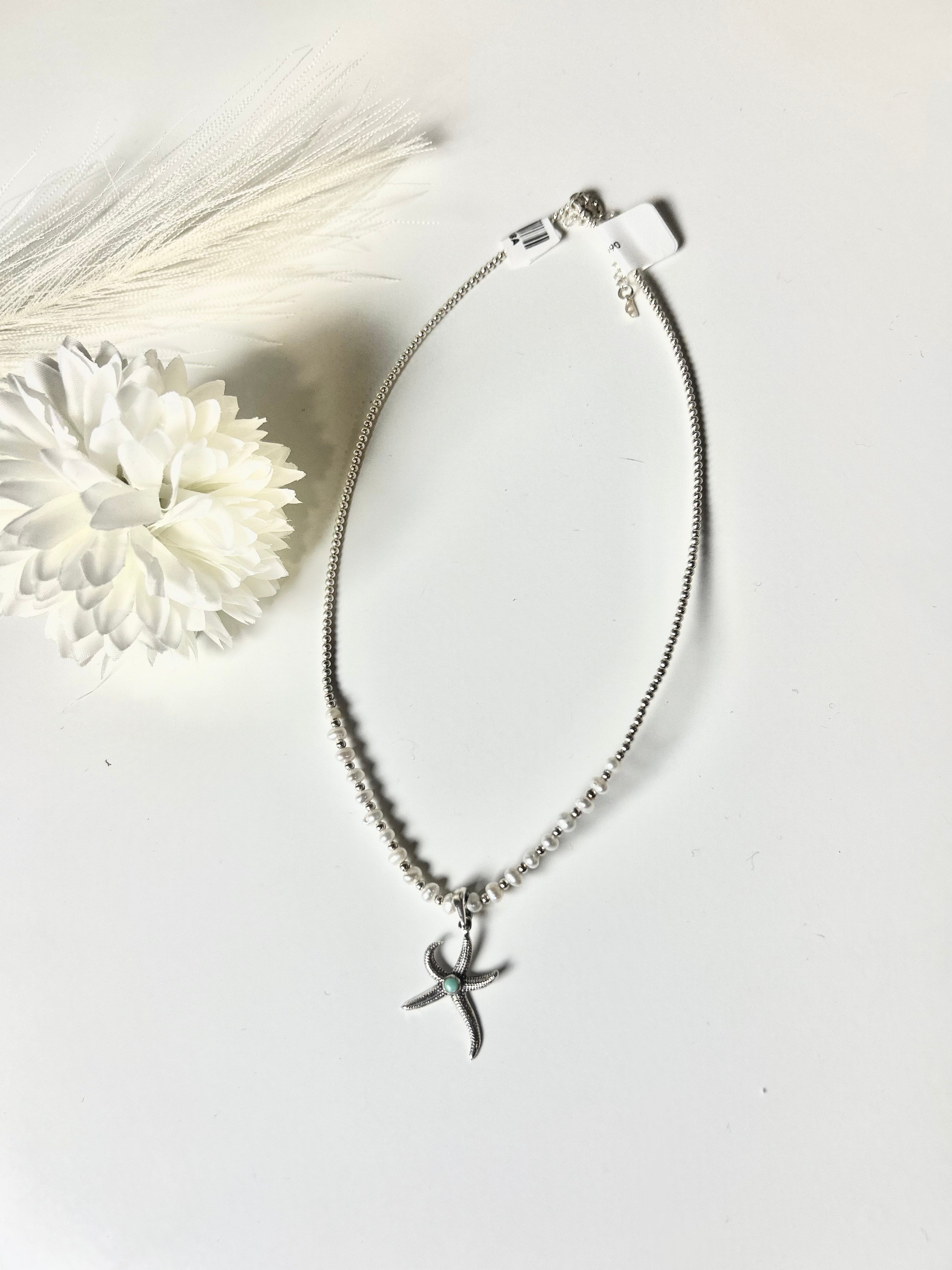 Collar de perlas de río en plata 925 y dije de estrella de mar