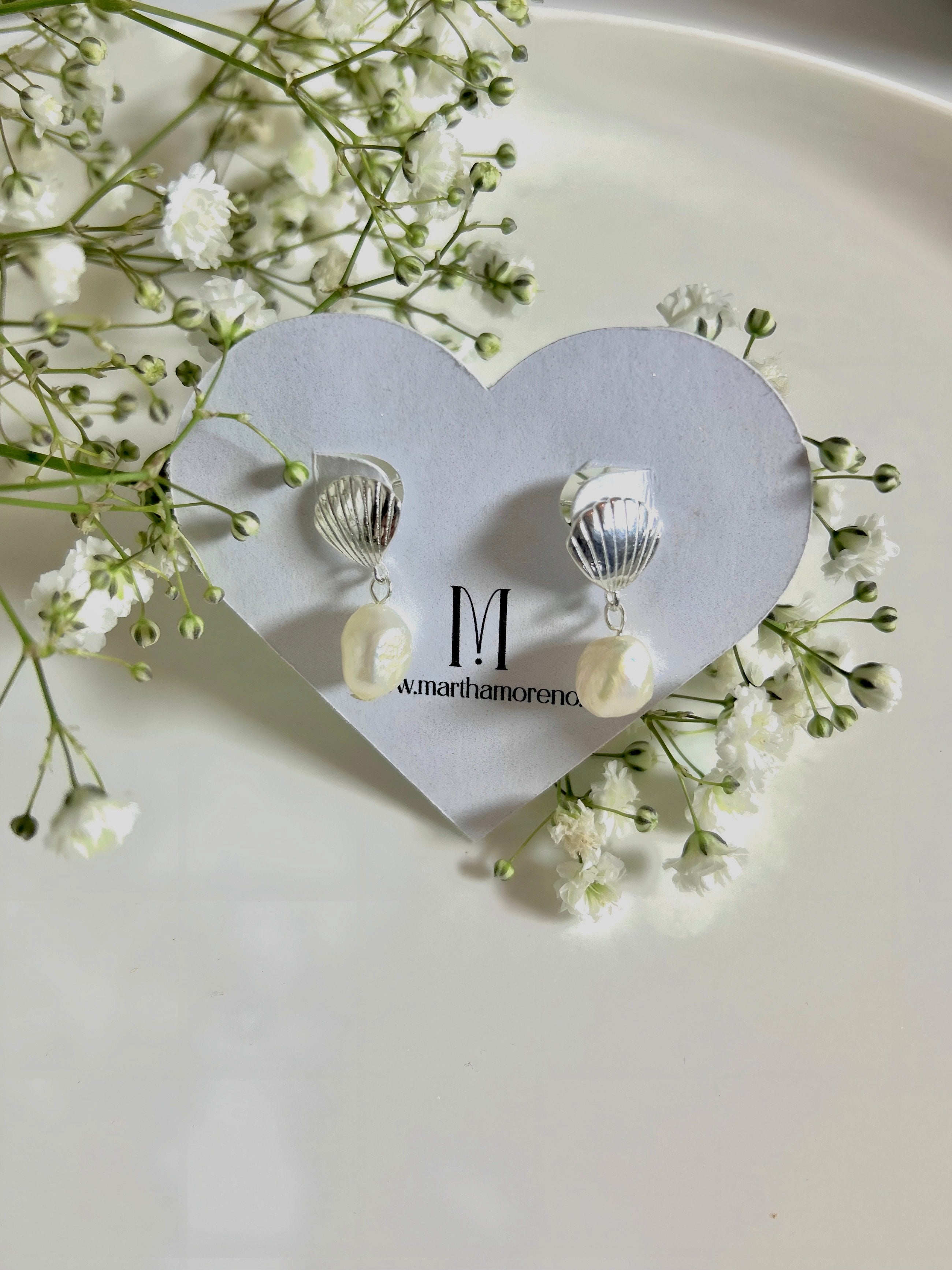 Aros concha de mar y perla de río - Plata 925