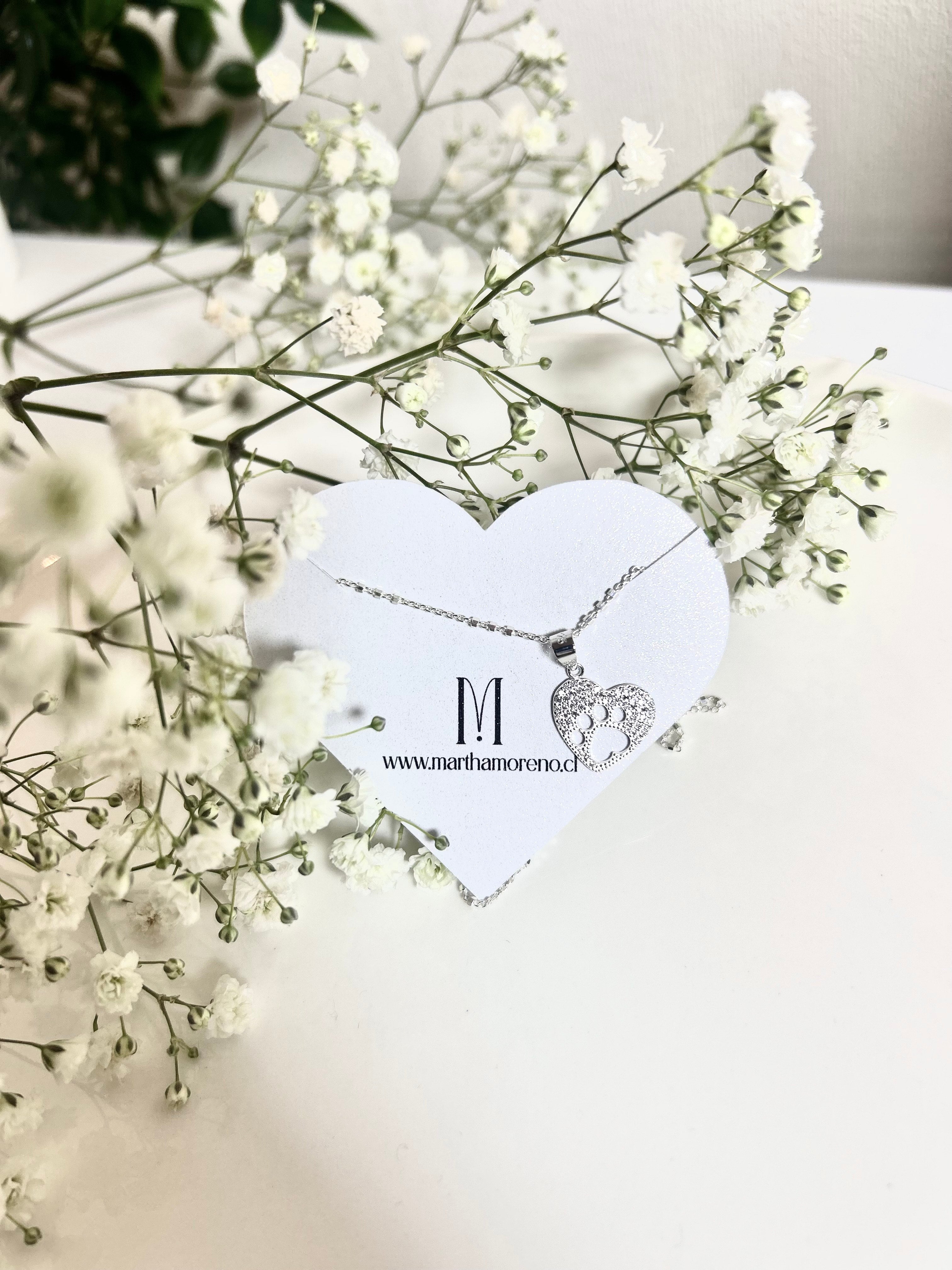 Collar corazón calado y patita de perro con circones